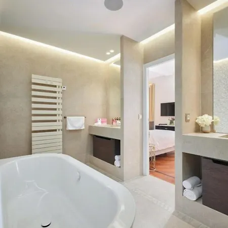Penthouse With Pool La Croisette 戛纳